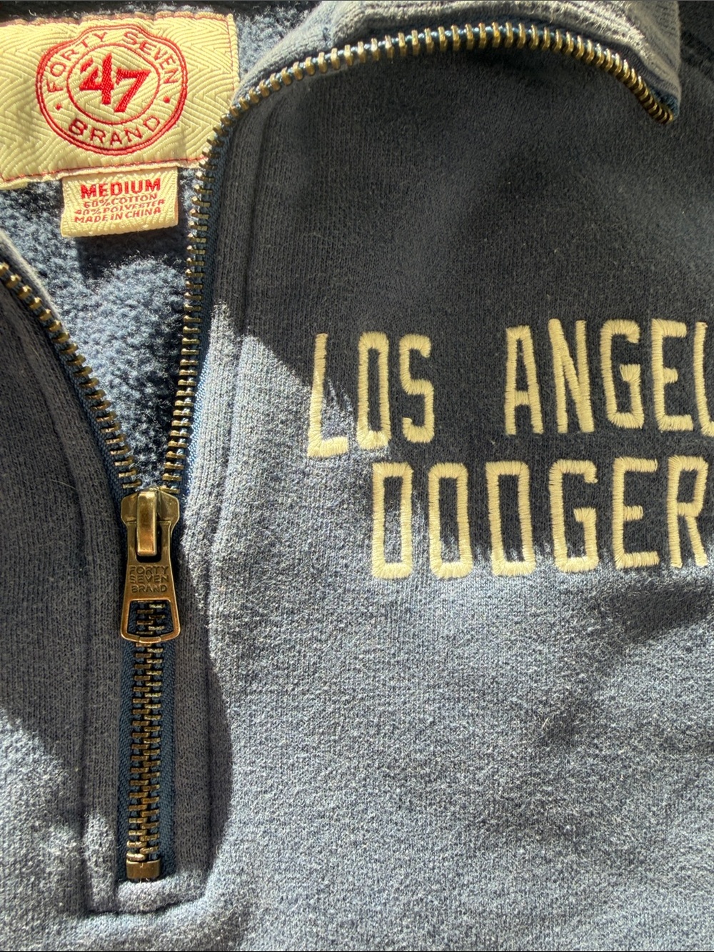 Los Angeles Dodgers blue quarter zip jacket with embroidered sleeve - Picture 3 of 5